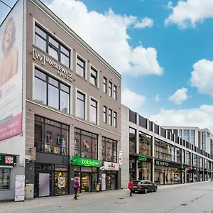 Downtown Family Shopping Street Polwiejska By Renters Apartament Poznań